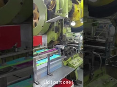 Doos van de de Chocoladegift van Halloween de Ei Gevormde Tin With Ribbon Hanger Holiday van het douaneontwerp